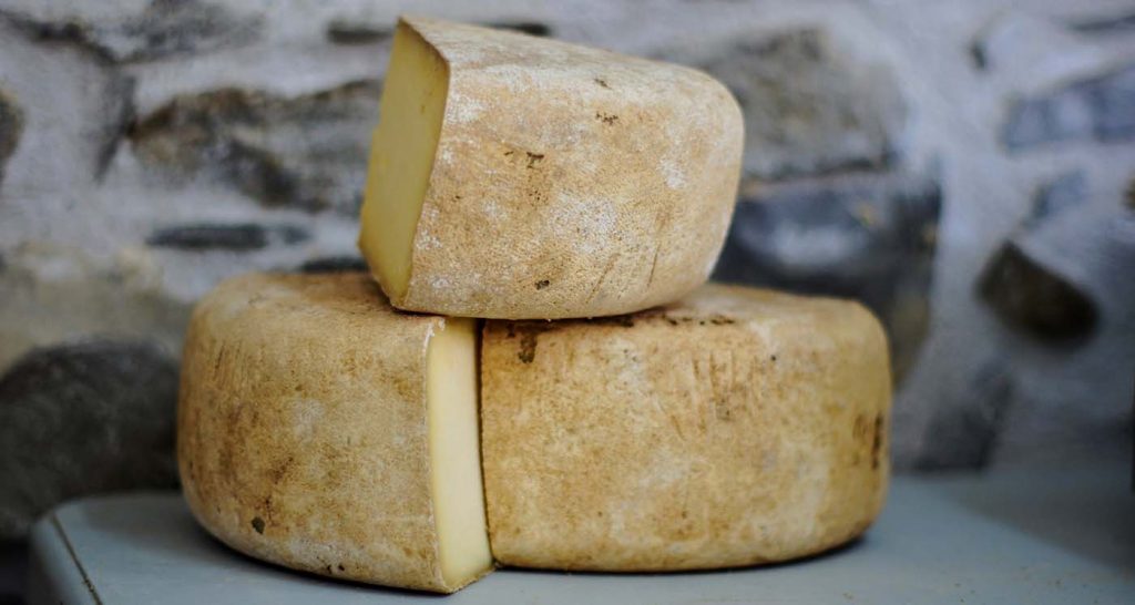 alexander-maasch-KaK2jp8ie8s-unsplash-1024x546 Traditional Mature Chedder Cheese - Image 1